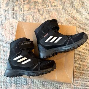 Adidas x Terrex kids snow hiking boots size 1